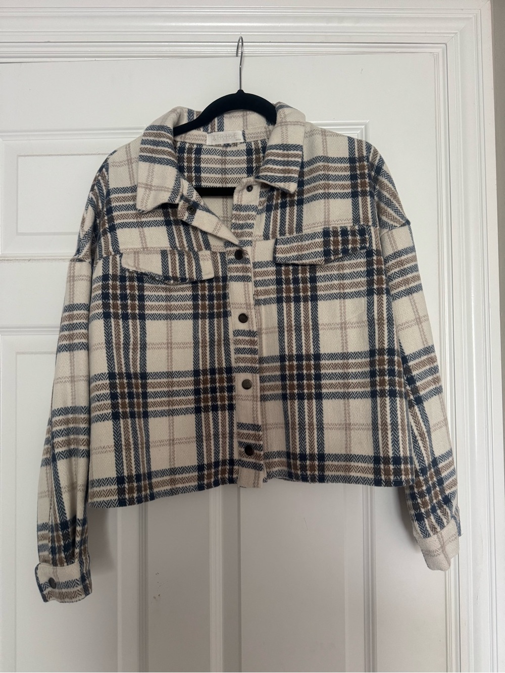 Plaid Cropped Shacket Jacket in Cream, Navy & Brown
